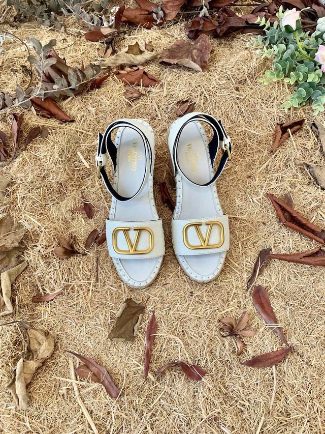 Valentino Garavani Lychee Leather Strap Wedge Heel Strappy Sandals With Large V-