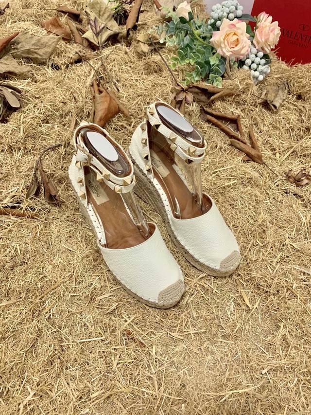 Valentino Garavani -35-41