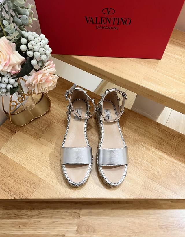 Valentino Garavani -35-41