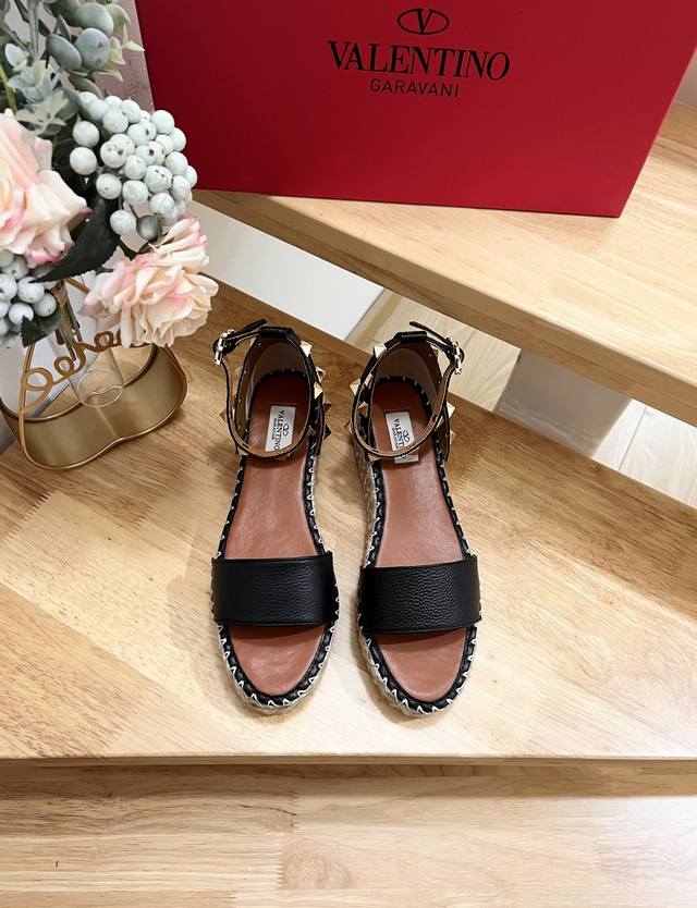 Valentino Garavani -35-41