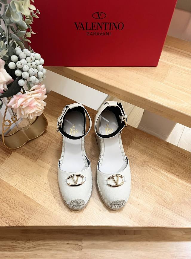 Valentino Garavani -35-41