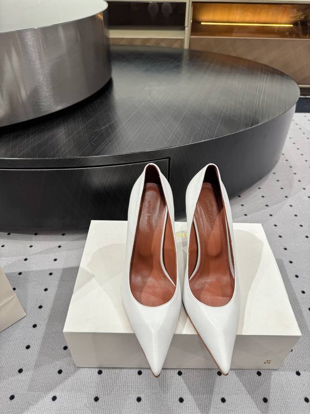 Runway Fashion Style, Upper: Sheepskin, Lining: Sheepskin, Sole: Cowhide Outsole