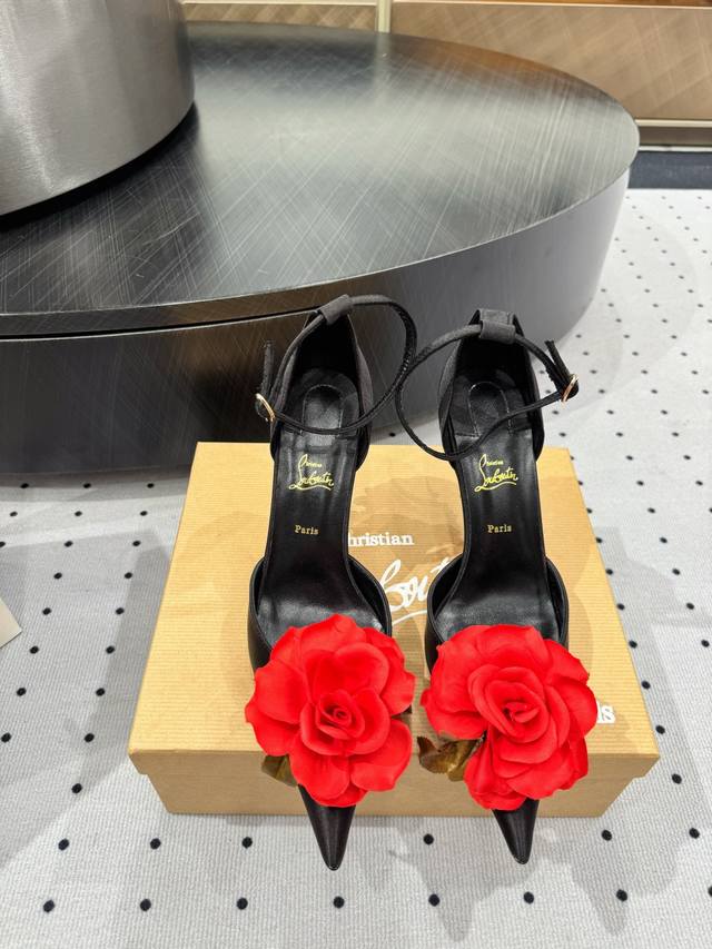 Collaboration Edition Fabric: Silk Lining: Sheepskin Sole: Cowhide Elegant Style