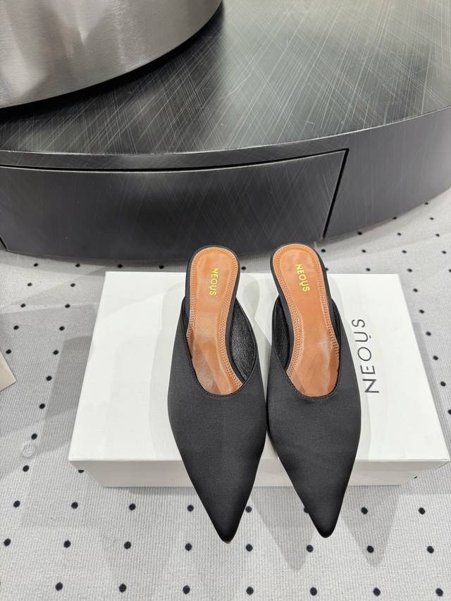 Early Spring New Arrival Fabric: Silk Lining, Sheepskin Sole, Cowhide, Elegant S