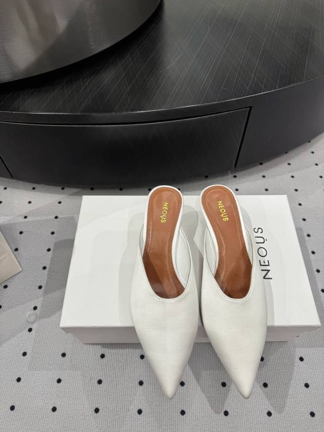 Early Spring New Arrival Fabric: Silk Lining, Sheepskin Sole, Cowhide, Elegant S