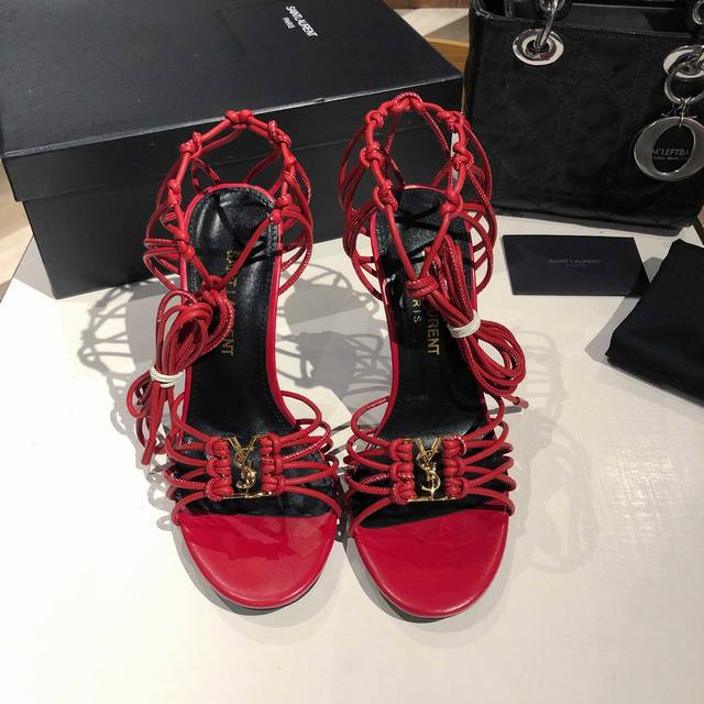 Saint Laurent Summer Cool Bestseller, Shining Debut! Original Molded Letter Buck