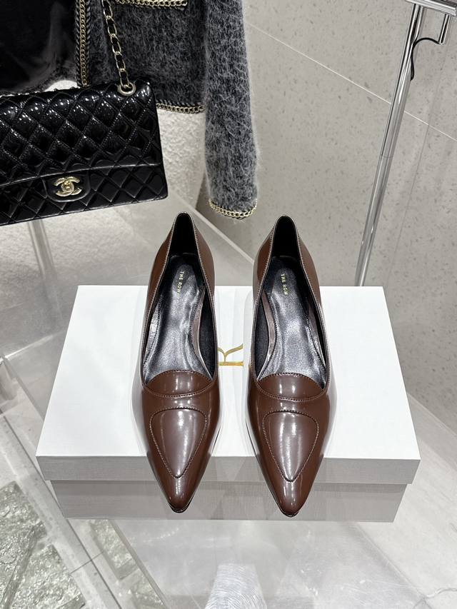 Premium Edition Therow Retro Elegant Cat-Heel Pumps Are A Must-Have For Fashion