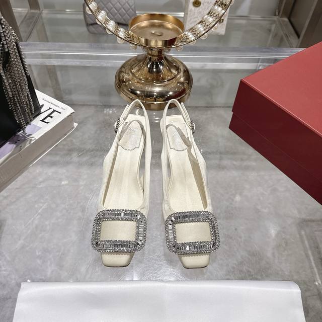 Factory-Direct Rogervivi 2025 Spring/Summer New Arrival Rv Women's Shoes Bellviv