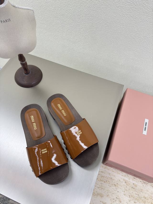 Miu'miu Wooden Clog Shoes, Solid Wood Premium Edition, Calfskin Leather, Heel Em