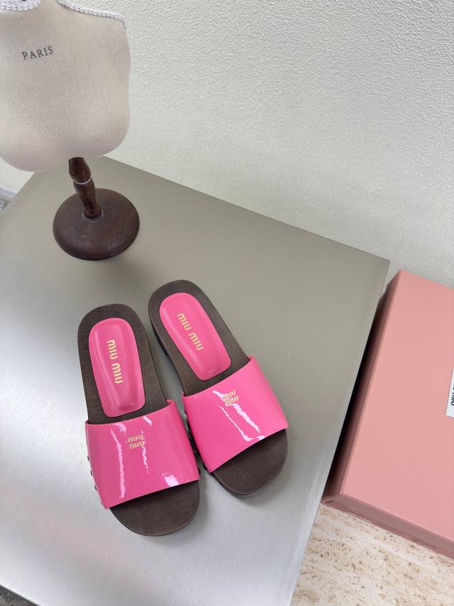 Miu'miu Wooden Clogs, Solid Wood Premium Matching, Calfskin Leather, Heel Inlay,