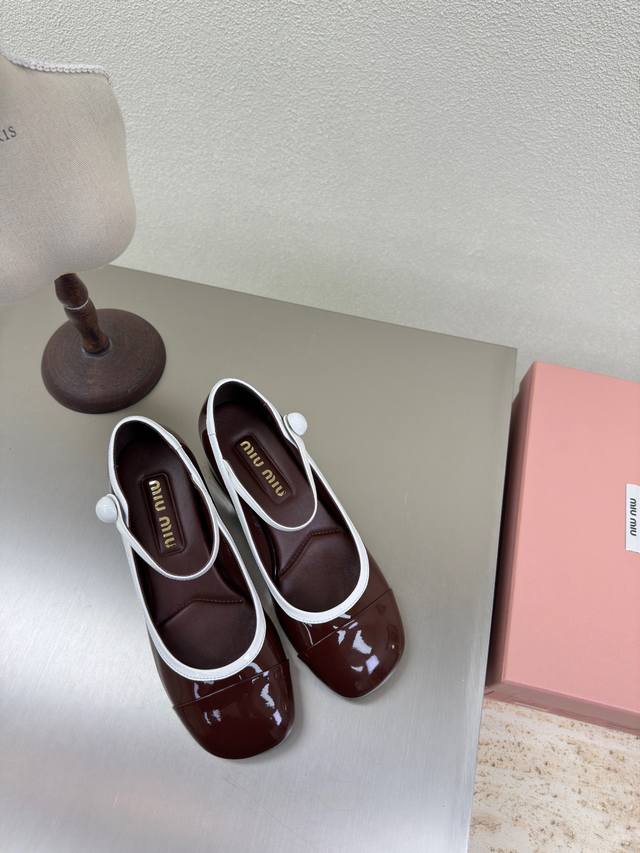 Miu'miu Mid-Heel Mary Jane Calf Leather Patent Leather Single Shoes, Calf Leathe