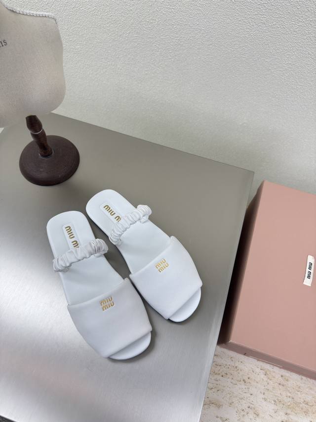 Miu'miu Elastic Comfort White Lambskin Authentic Flat Design Series Miu'miu Clas