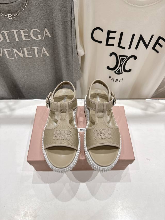 High-Version Factory Release Miu Miu*Miu Miu 25Ss New Arrival~Miu 2025Ss Runway-
