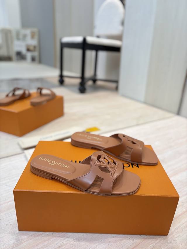 Factory Price: 25Ss New Upgrade Lizard-Patterned Sandals With A Unique Personali