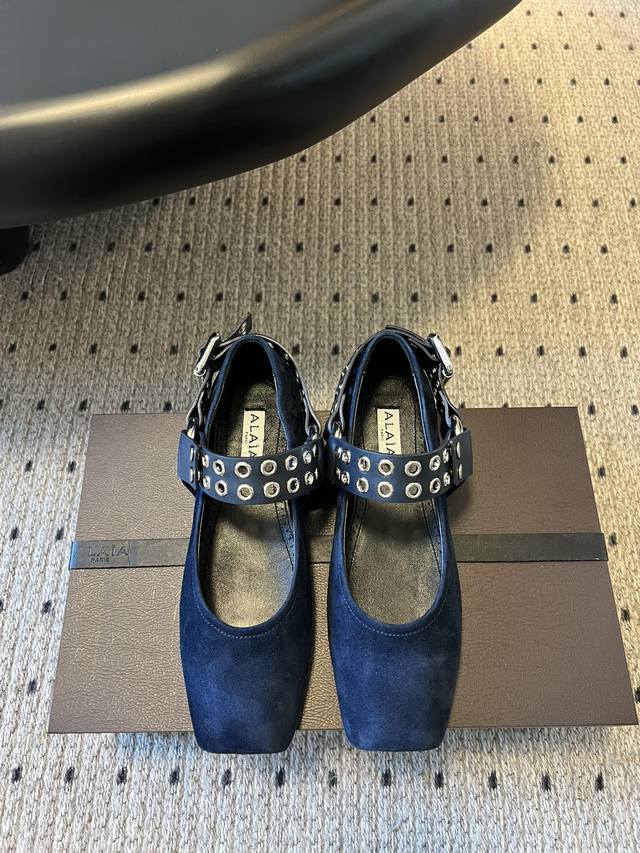Exclusive New Arrival Alaia 25 Fw Square-Toe Ballet Shoes With A Metallic Perfor