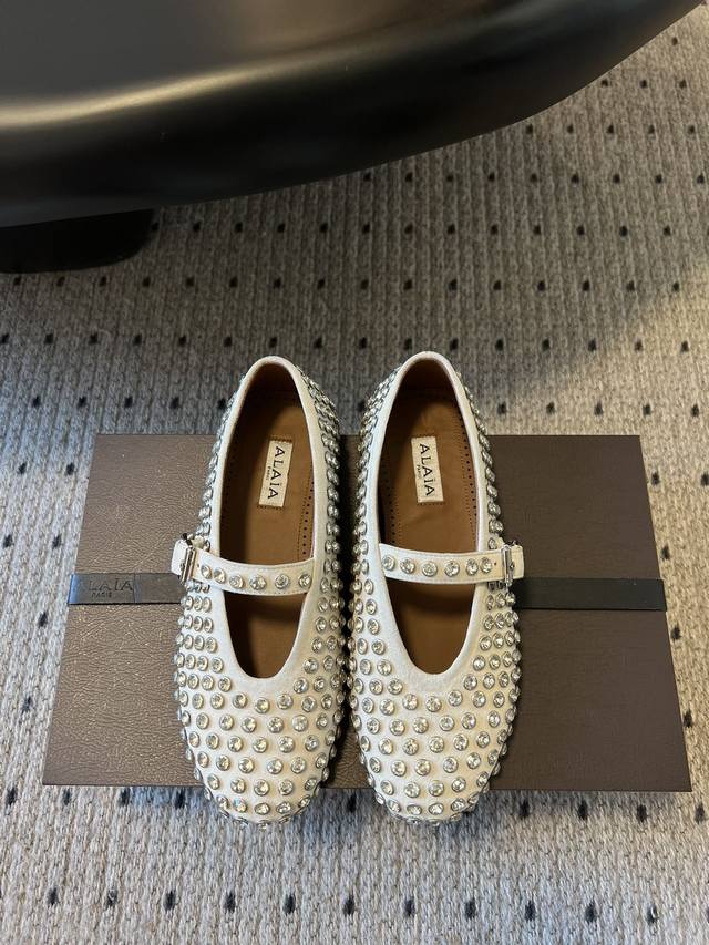 Exclusive New Arrival Alaia 25 Runway-Inspired Flat Diamond-Embellished Ballet F