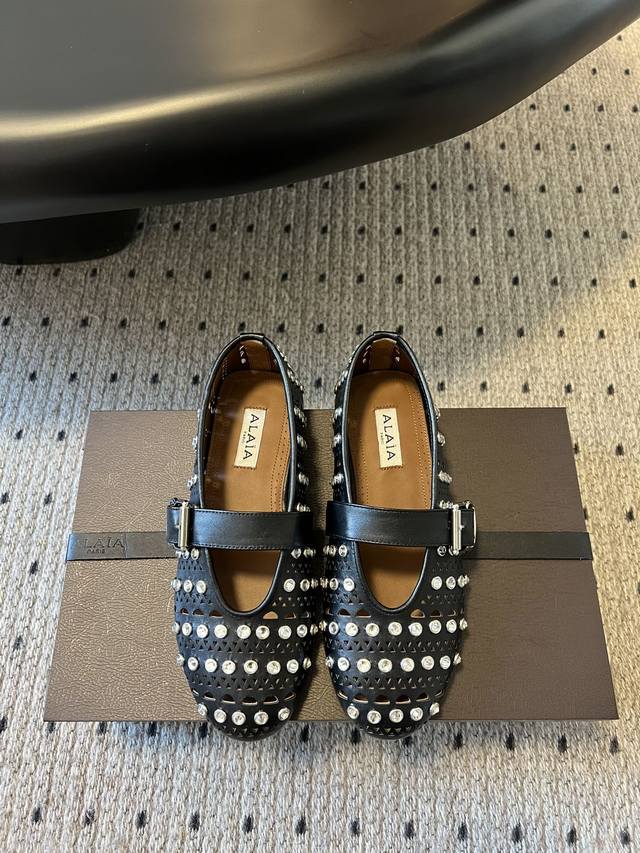 Exclusive New Arrival Alaia 25 Runway-Inspired Flat Ballet Shoes Zhang Xiaohui's