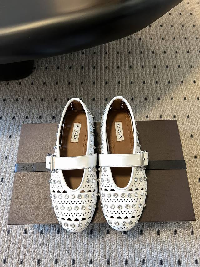 Exclusive New Arrival Alaia 25 Runway-Inspired Flat Ballet Shoes Zhang Xiaohui's