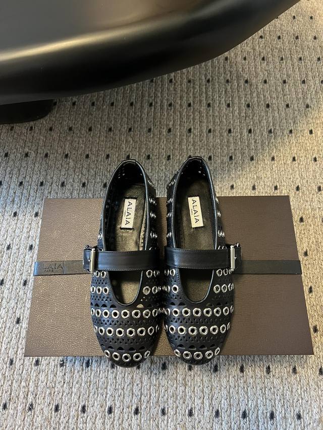 Exclusive New Arrival Alaia 25 Runway-Style Flat Ballet Shoes, Zhang Xiaohui's S
