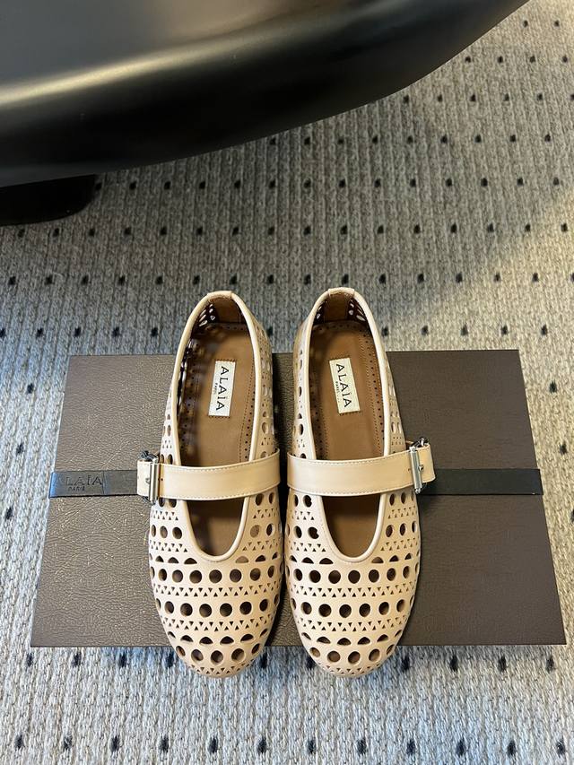 Exclusive New Arrival Alaia 25 Runway-Style Flat Ballet Shoes, Zhang Xiaohui's S