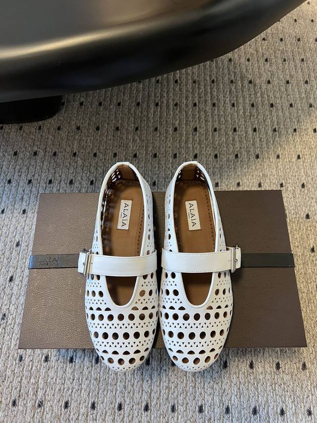 Exclusive New Arrival Alaia 25 Runway-Style Flat Ballet Shoes, Zhang Xiaohui's S