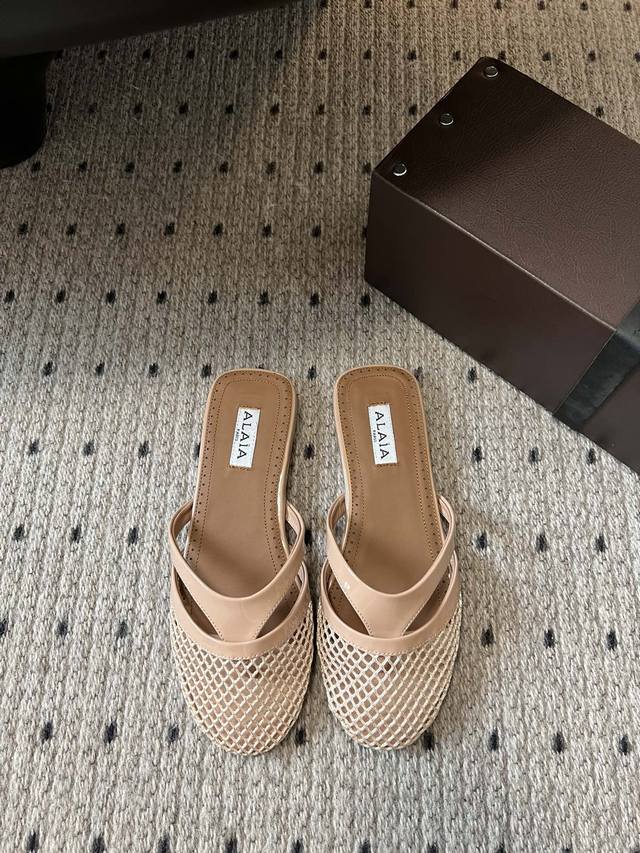 Exclusive New Arrival Alaia 25Ss Flat Toe-Post Mesh Shoes With A Half-Covered To
