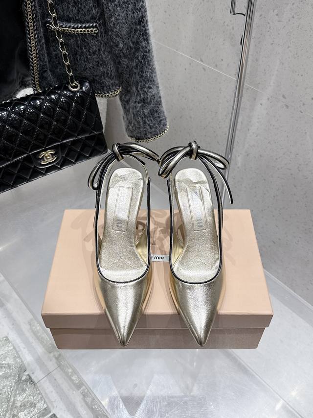 Factory-Direct Miu Miu 25 Spring/Summer New Retro High-Heel Fish-Mouth Sandals!