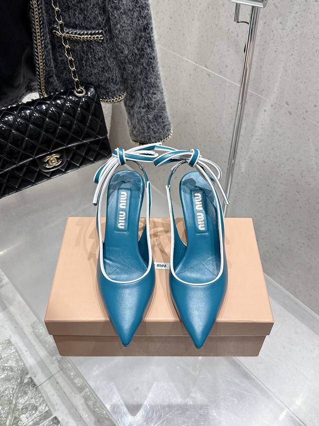 Factory-Direct Miu Miu 25 Spring/Summer New Retro High-Heel Fish-Mouth Sandals!