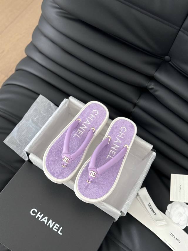 Factory: Chanel Spring/Summer New Arrival Velvet Thick-Soled Bread-Style Flip-Fl