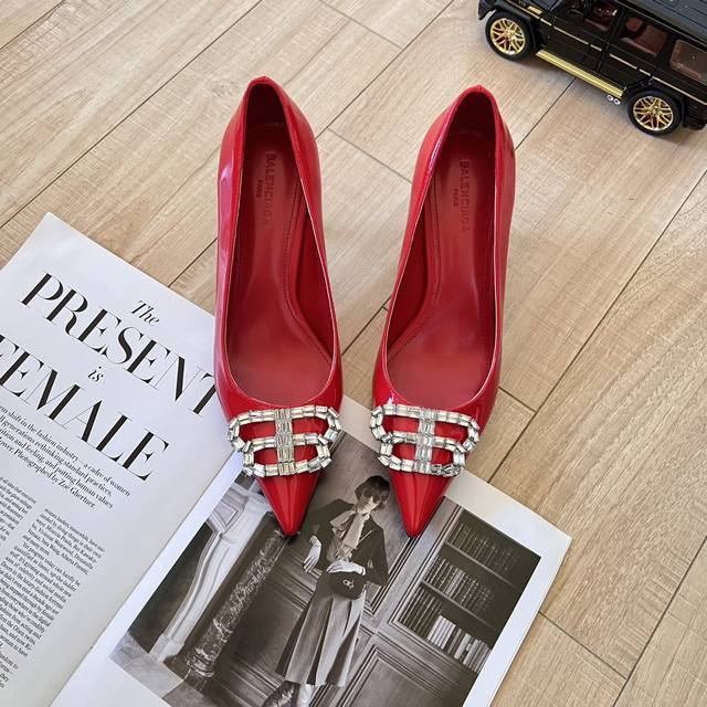 Factory: Balenciaga Parisian House New Arrival Water Crystal Bb Buckle Pointed-T