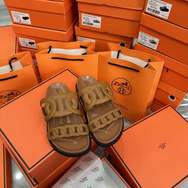 Factory: Herm S Pig Nose Brown Actual Size: 35-43