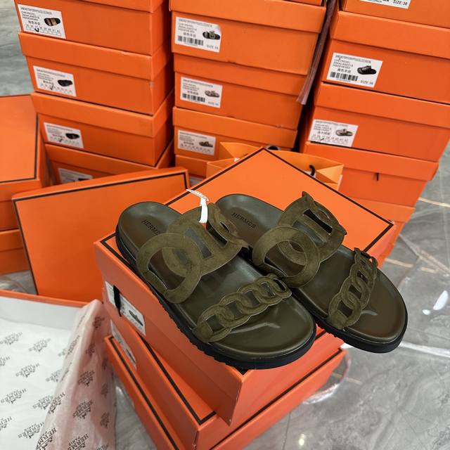 Factory: Herm S Pig Nose Cashmere Army Green Actual Size: 35-43