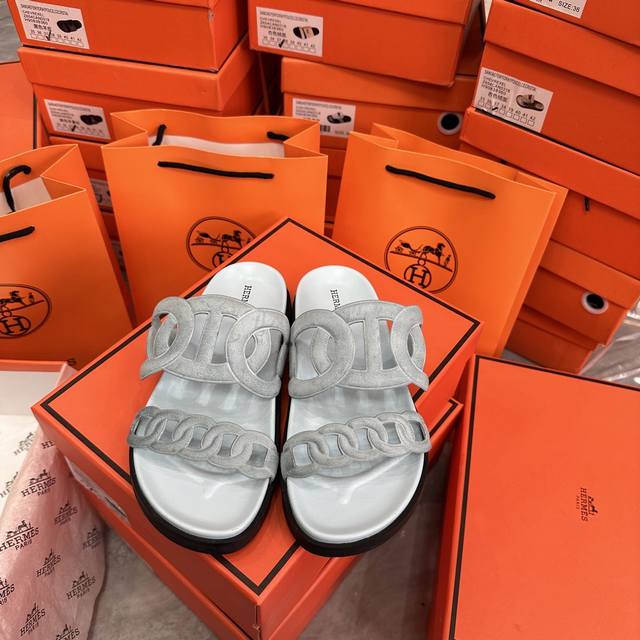 Factory: Herm S Pig Nose Blue Actual Size: 35-43