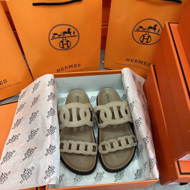 Factory: Herm S Pig Nose Apricot Color Actual Size: 35-43