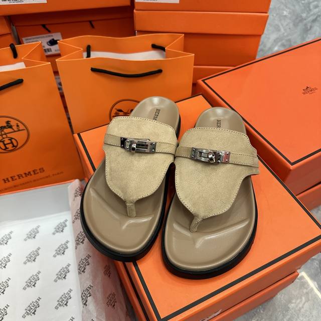 Factory: Herm S Kelly Buckle-Clip Toe-Post Sandals In Apricot Suede, Actual Size