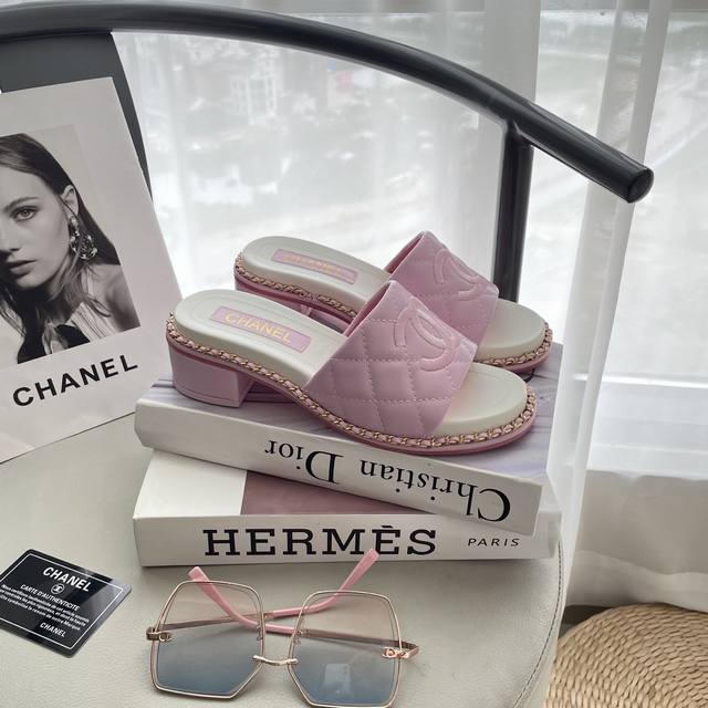 Orange Factory Price P Chanel Spring/Summer New Arrival Chain-Detail Chunky Heel