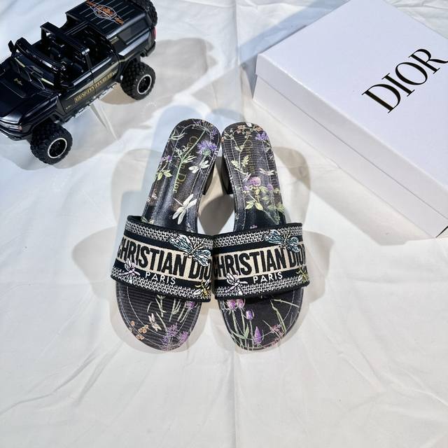 Factory: Dior 2025 New Colorway Letter Embroidered Flip-Flops, Thong Sandals, Ch