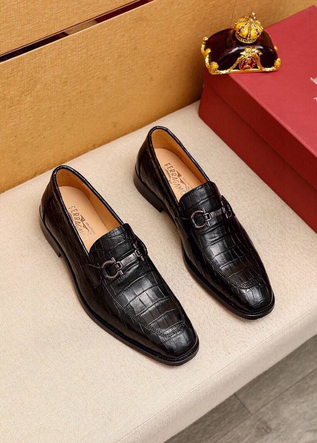 Product Trademark Ferragamo Salvatore Ferragamo Casual Leather Shoes Regular Siz