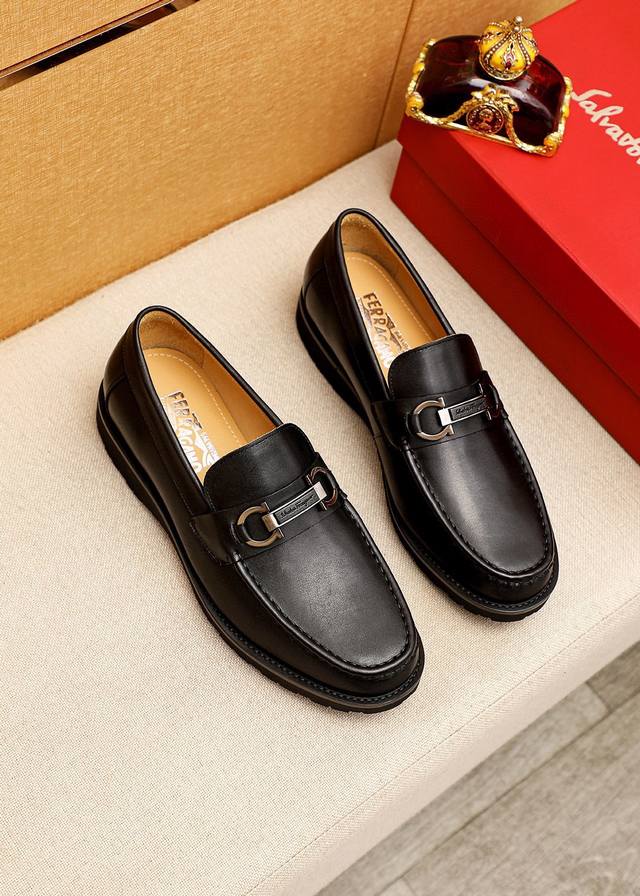 Product Trademark Ferragamo Salvatore Ferragamo Casual Leather Shoes Standard Si