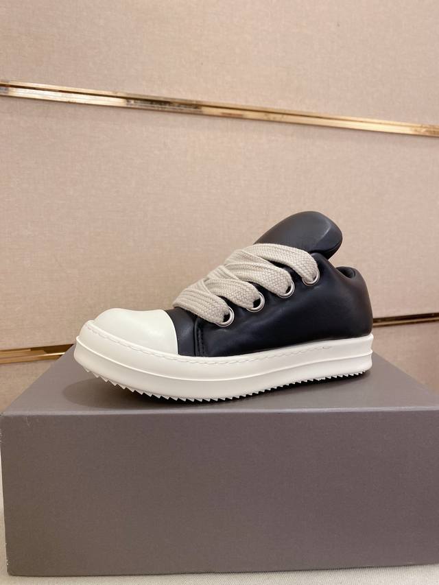 Factory P Price Couple Model Limited Edition Co-Branded By Jimenez And Owens, To