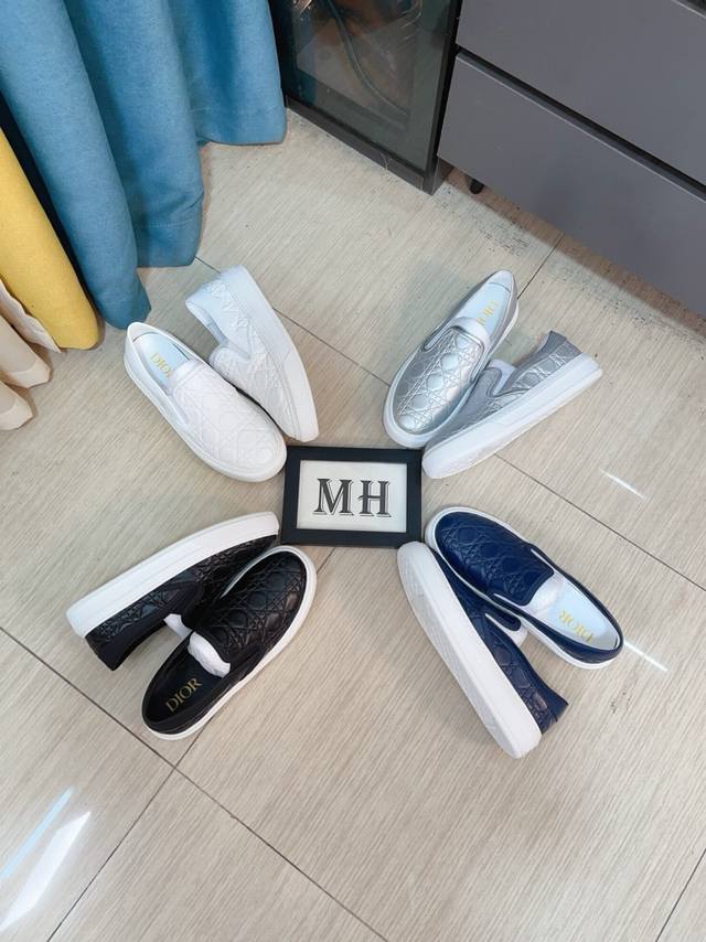 Factory Price P Dior D's New Product Is On The Market. Full Top Layer Calfskin.