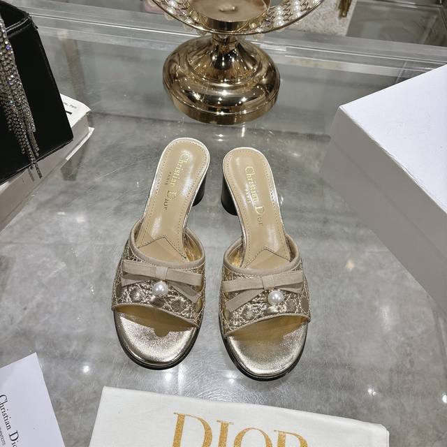 New Spring And Summer Dior D-Lane Dior Round Toe Open-Toe Slippers This D-Lane S