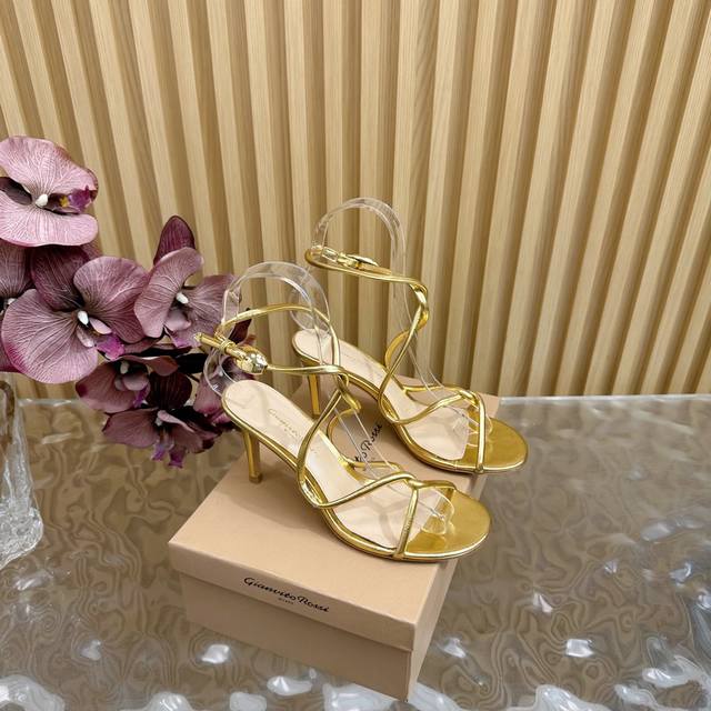 Gianvito Rossi Gianvito Rossieiko Stiletto Metal Buckle Strap Personality High-H