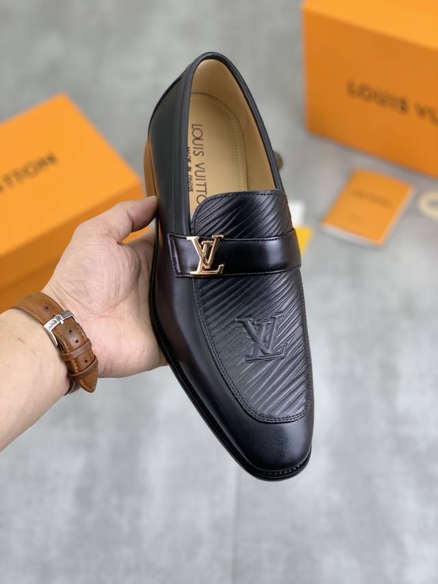 Factory P Price Men's Sports Shoes Original Water-Dyed Cow Lining Lv Louis Vuitt