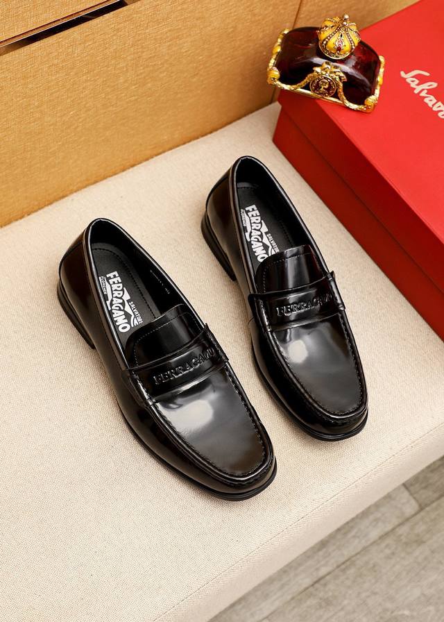 Product Trademark Ferragamo Salvatore Ferragamo Casual Leather Shoes Standard Si