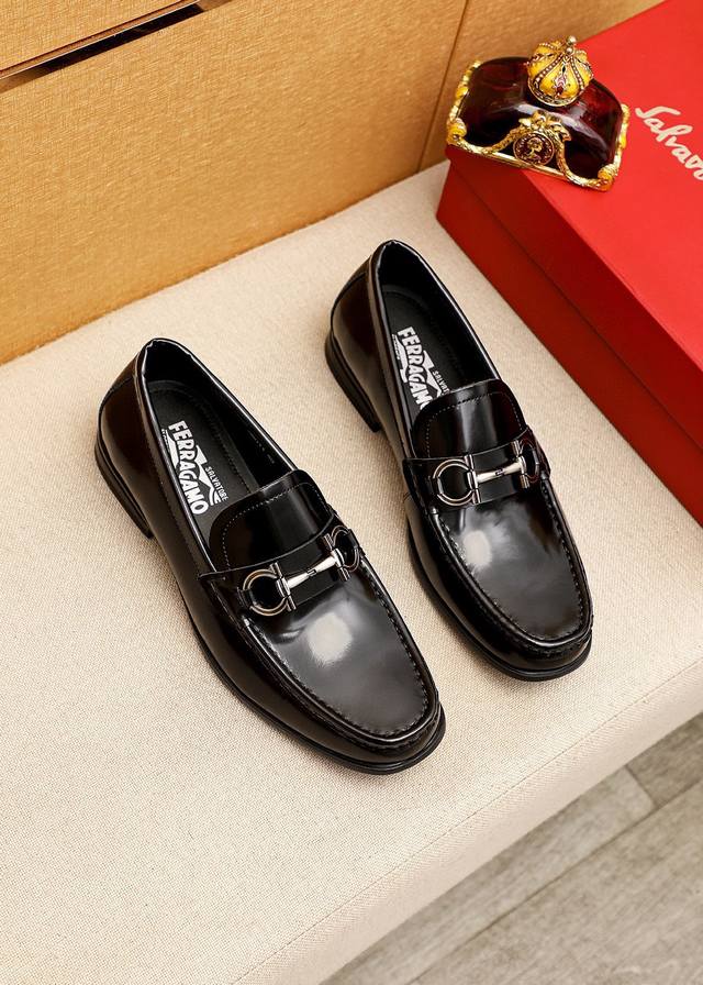 Product Trademark Ferragamo Salvatore Ferragamo Casual Leather Shoes Standard Si