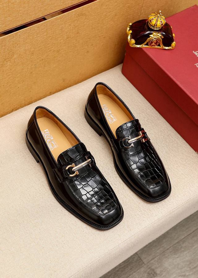 Product Trademark Ferragamo Salvatore Ferragamo Casual Leather Shoes Standard Si