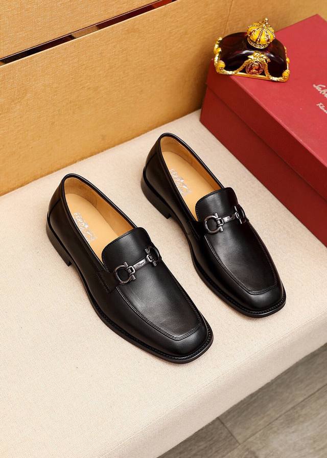 Product Trademark Ferragamo Salvatore Ferragamo Casual Leather Shoes Standard Si
