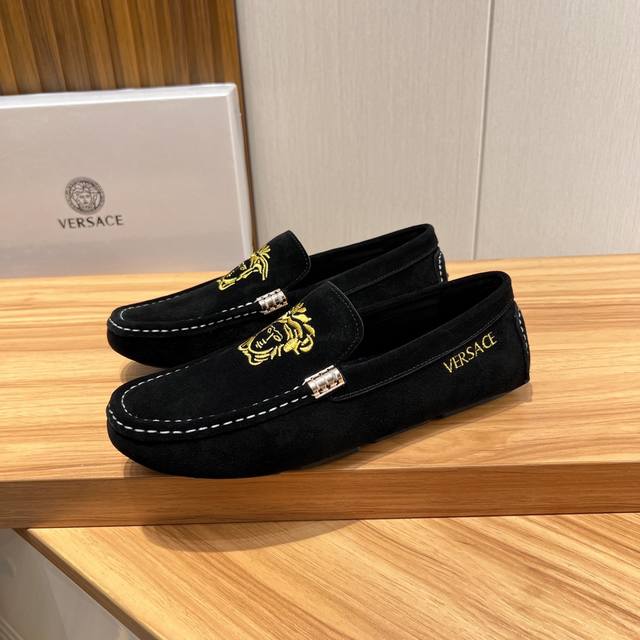 Versace's Official First Release Of The New Italian Noble Version, You Deserve I