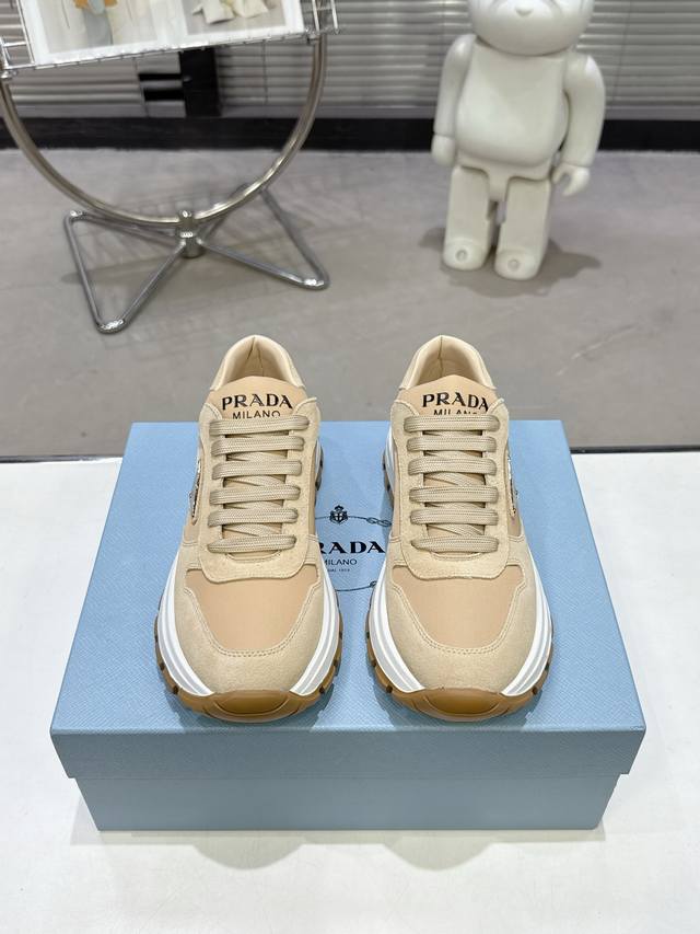 prada 225 Prada's New Products Are Coming. Many Internet Celebrities Have The